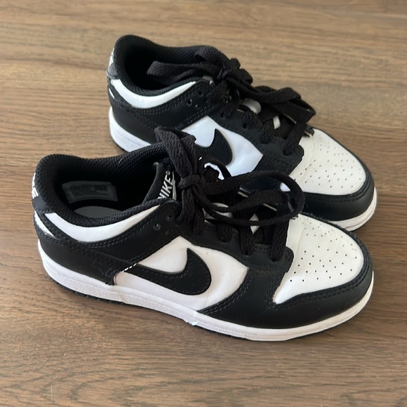 100% Authentic Nike Dunk Low Little Kids Sneakers Size 12C - Picture 2 of 5